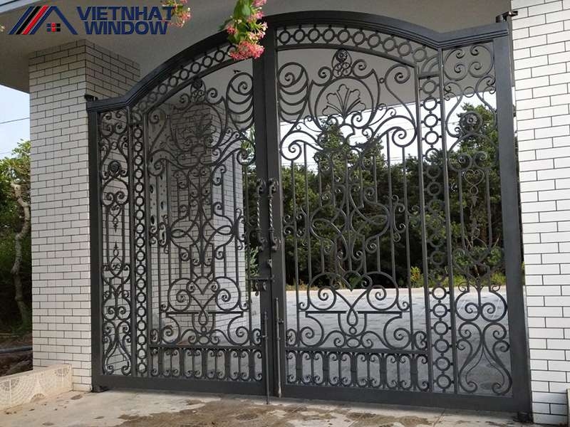 Cập nhật báo giá cổng sắt mỹ thuật đẹp chi tiết mới nhất
