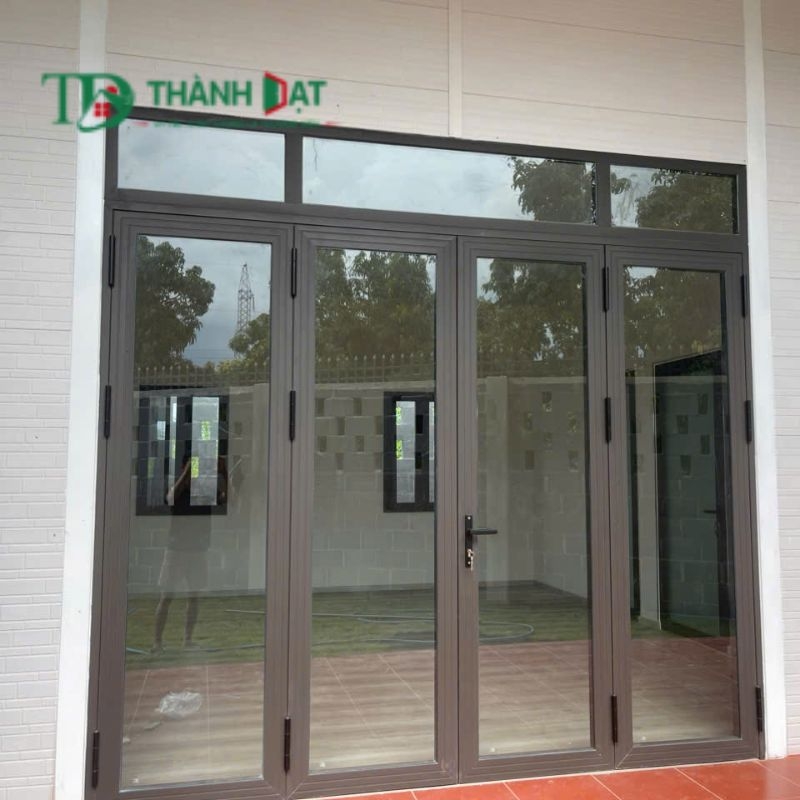 Giá lắp đặt cửa nhôm kính TPHCM bao nhiêu 1m2? Cập nhập giá mới nhất