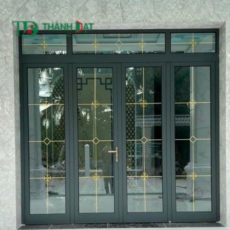 Tuyển chọn mẫu cửa kính mở quay đẹp nhất 2025